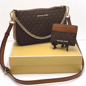 MICHAEL KORS GIFTABLE SHOULDER BAG & CARD HOLDER BOXED BROWN SIGNATURE